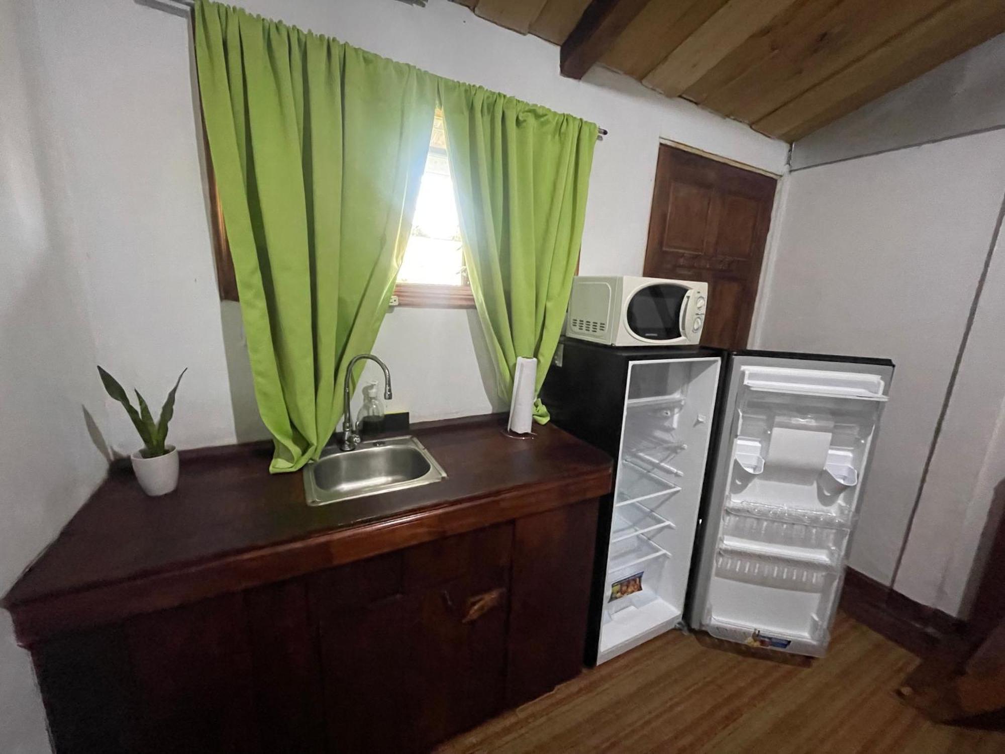 Poas Volcano Rooms Fraijanes Bagian luar foto